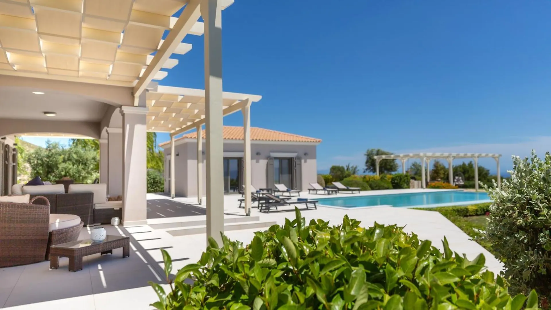 Villa Robola Mavrata Greece