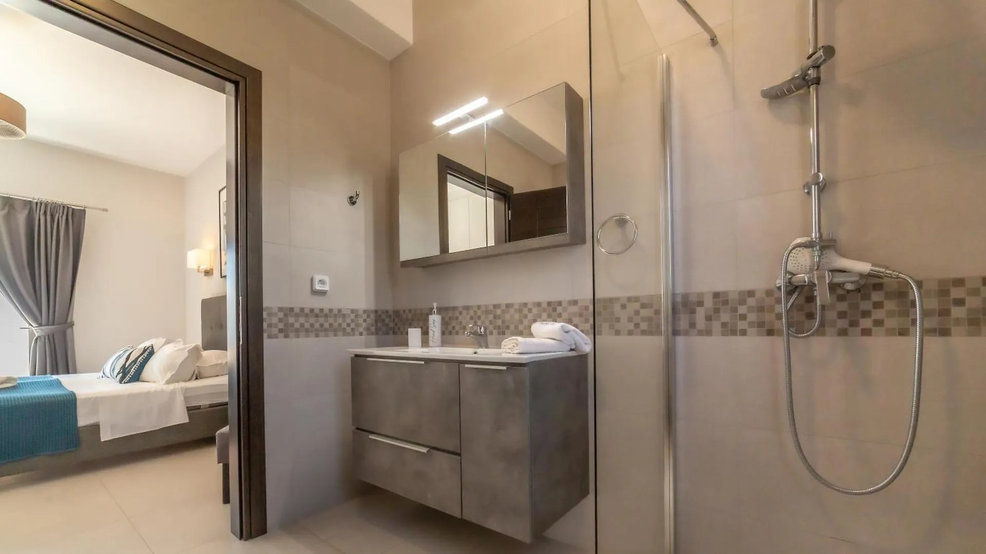 Villa Robola Mavrata 0*,