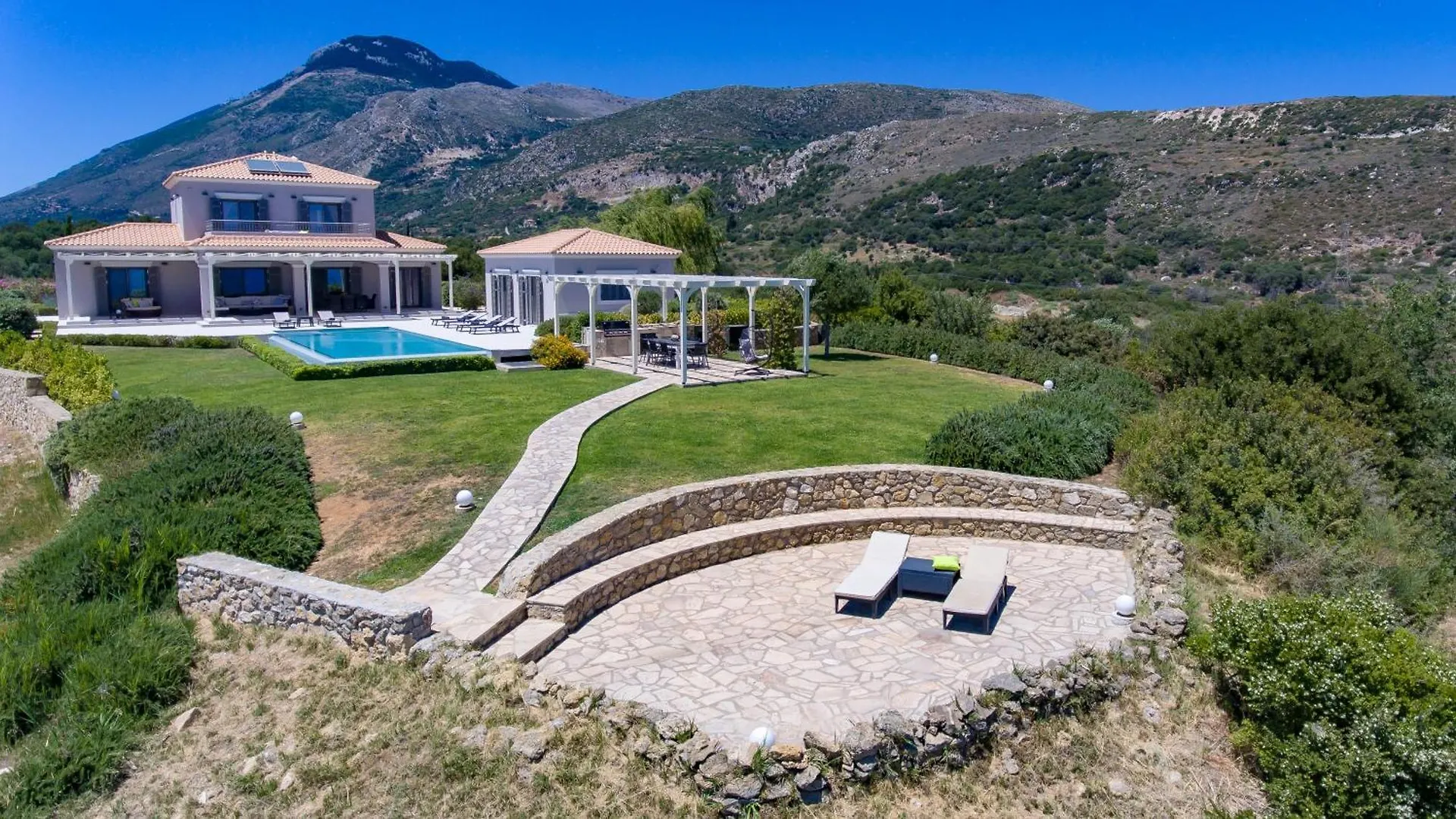 Villa Robola Mavrata 0*,